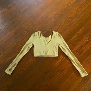 Long sleeve crop top for work out